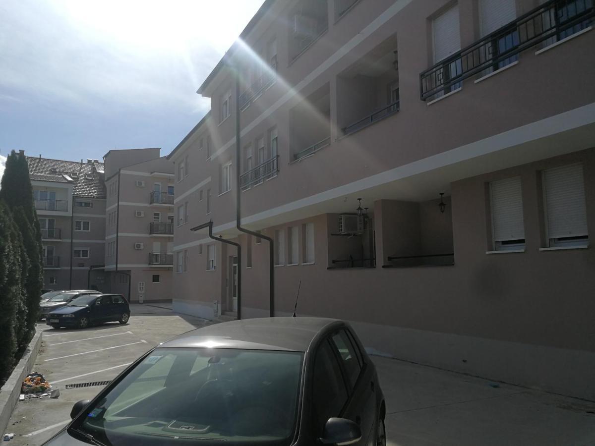 Danica Apartment Sremska Mitrovica Exterior photo